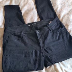 Old Navy Rockstar Mid-Rise Super Skinny Black Pants